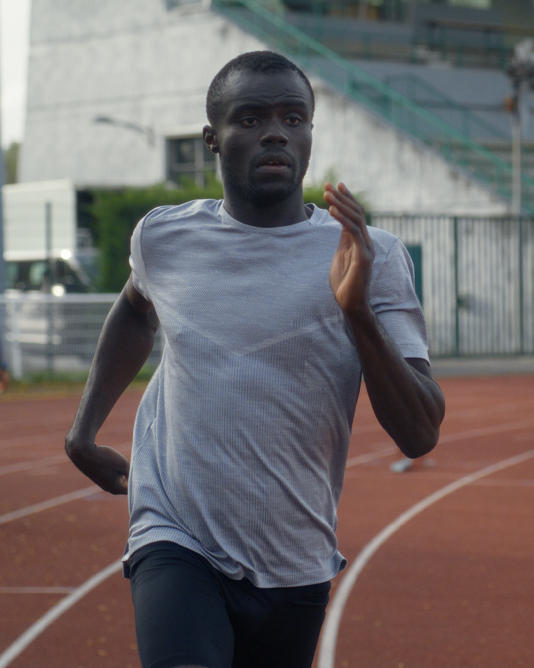 4x5_CAK_A022_C003_1018Y8_001.R3D_sRGB_Gamma_2_2