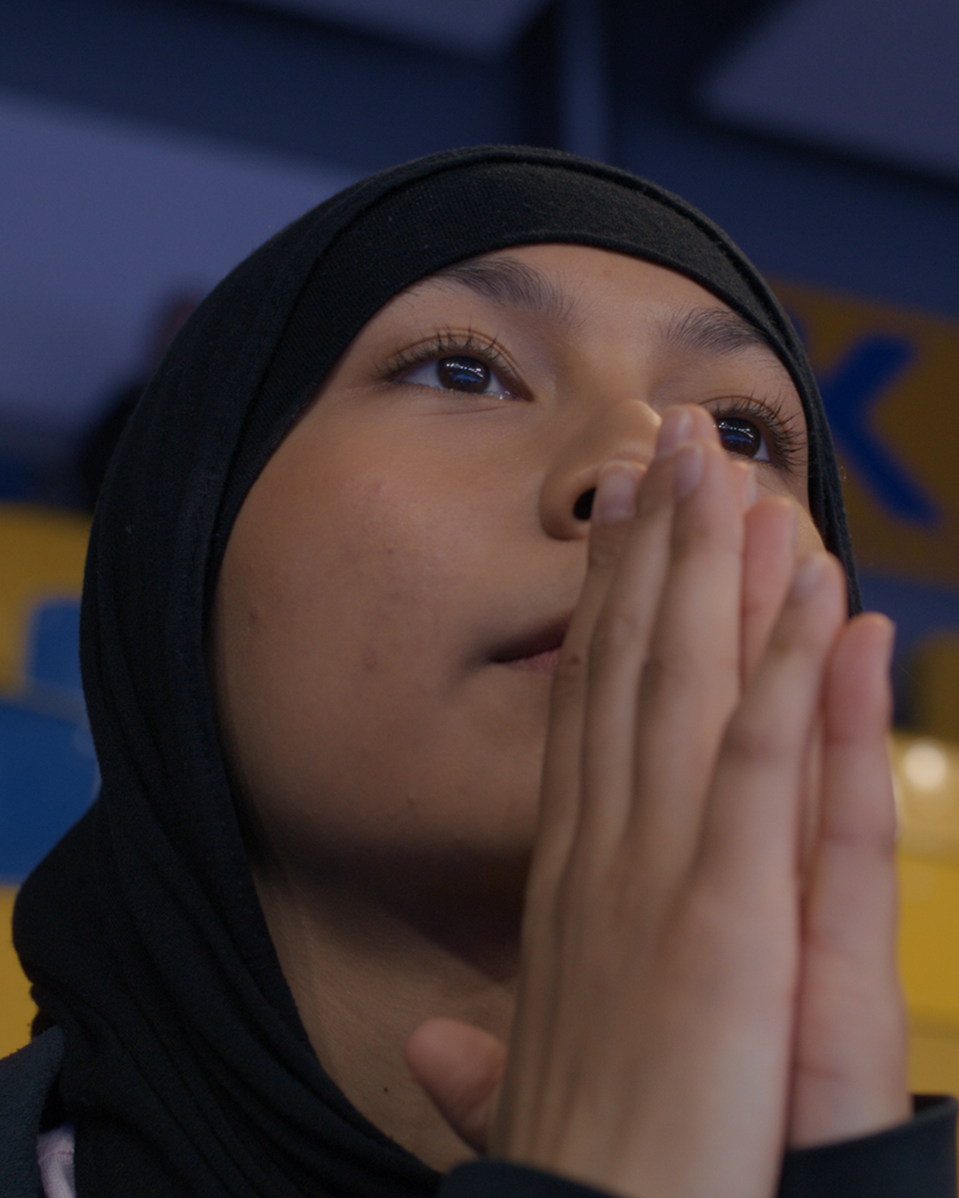 4x5_TWINS_A024_F003_0422M4_001.R3D_sRGB_Gamma_2_2