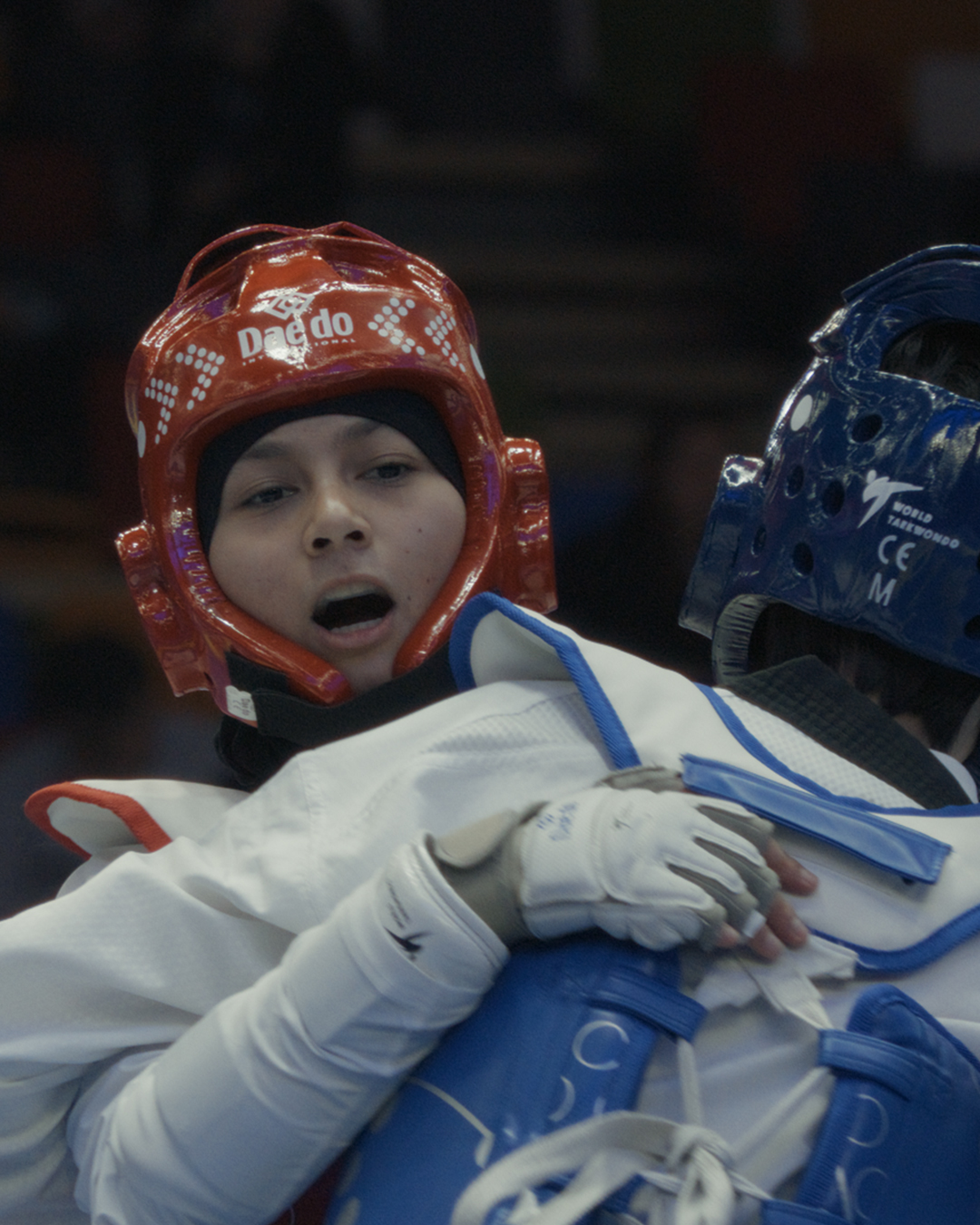 4x5_TWINS_B001_B003_1213M9_001.R3D_sRGB_Gamma_2_2